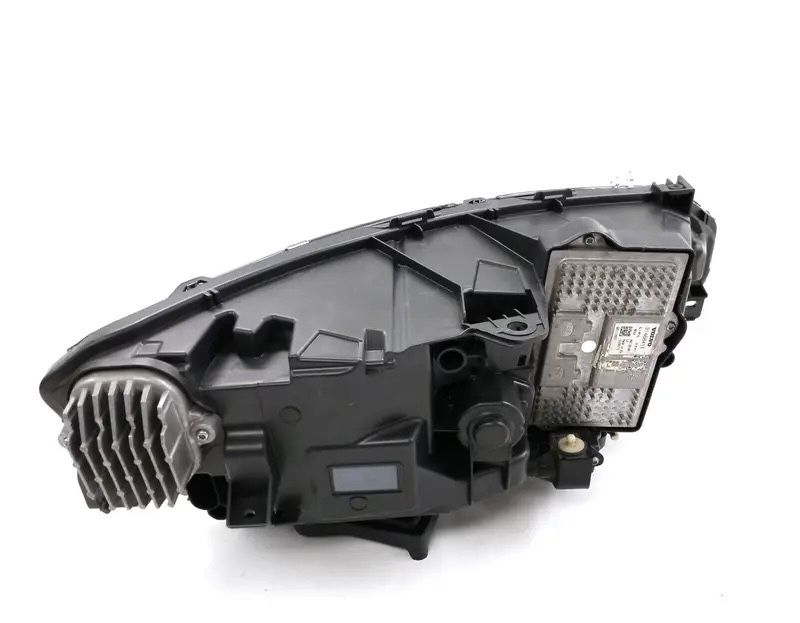 Volvo S90 фарове