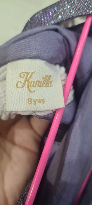 Рокля в лилаво за 8 год.