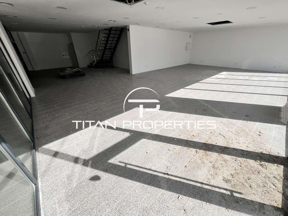 Дава се под наем Магазин в Бургас, Изгрев - 349 кв.м за 2244 € - Снимка #2