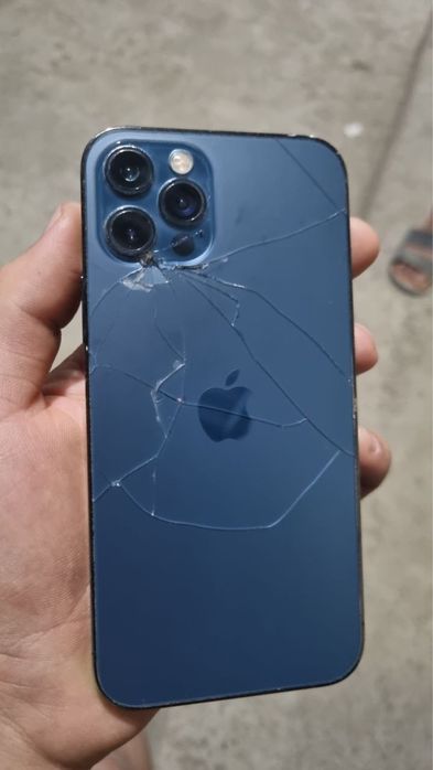 Iphone 12 pro.     .