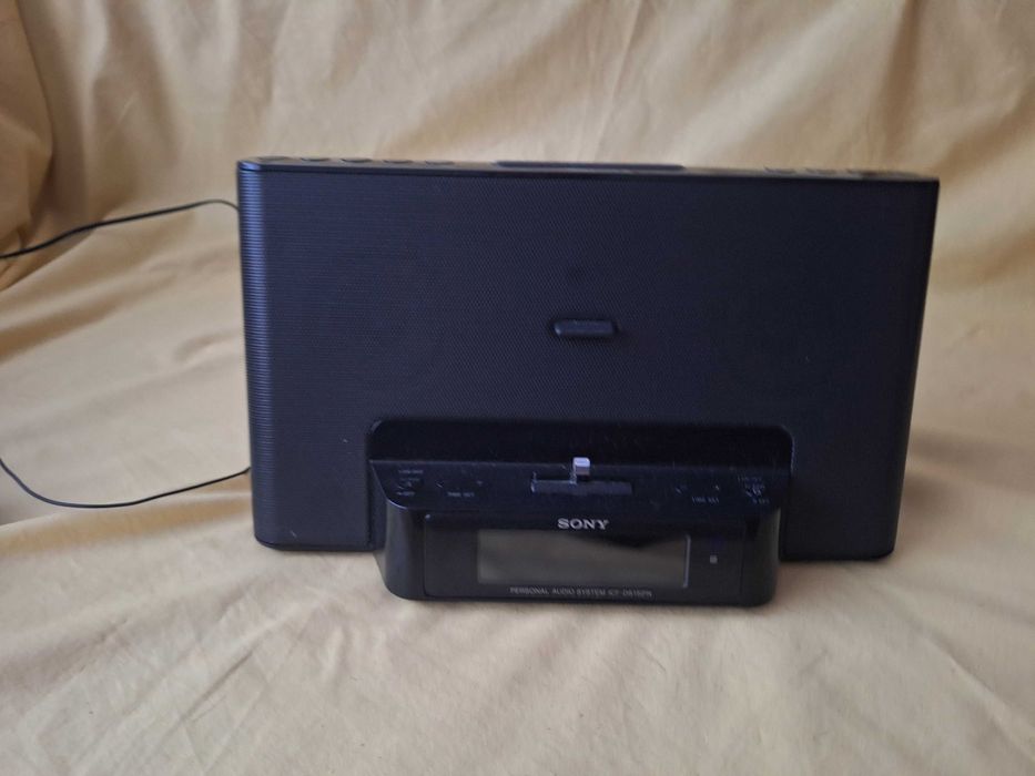 Radio Sony Dock Conector Lightning iPod iPhone cu ceas deşteptător