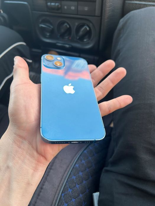 Продам айфон 13