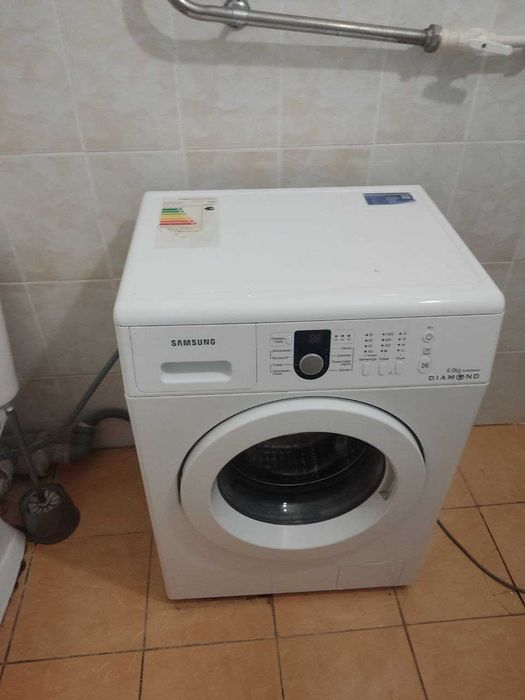 продаёт  стиральная машина 6 кг