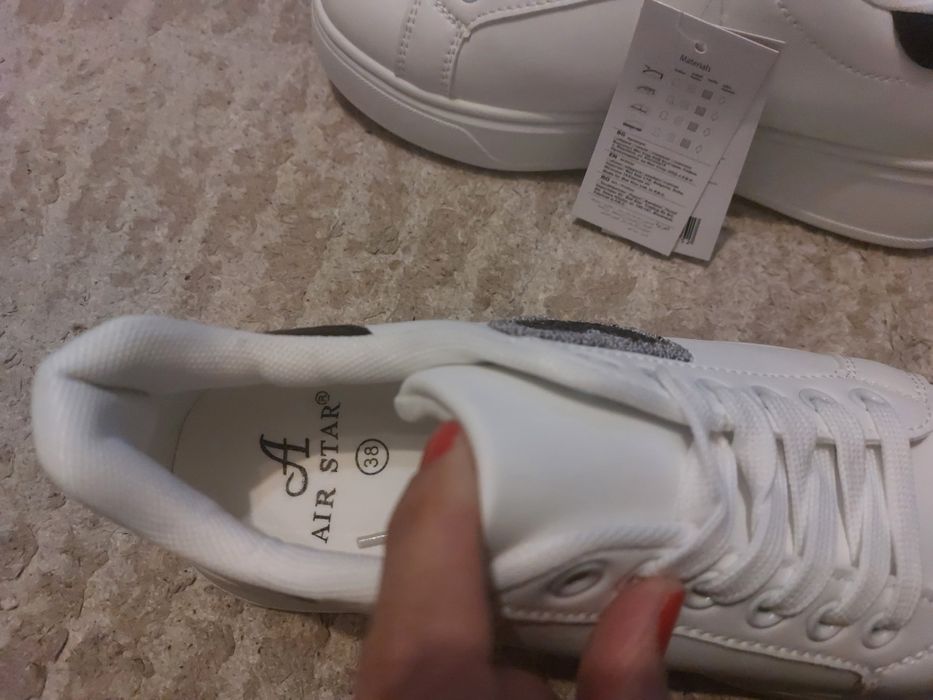 35 лв, нови маратонки с етикет, 38 номер,  стелка 24 см