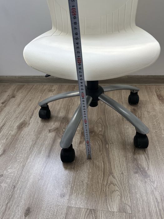 Малко столче с колелца и амортесьор