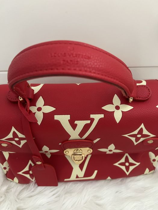 Червена чанта LV