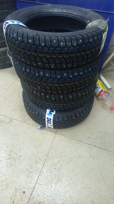Продам шины комплект новые