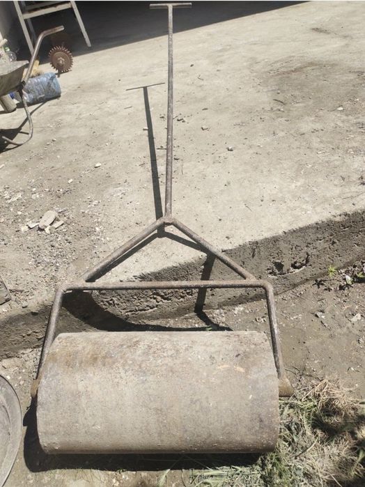 Каток асфальт текислагич сотилади