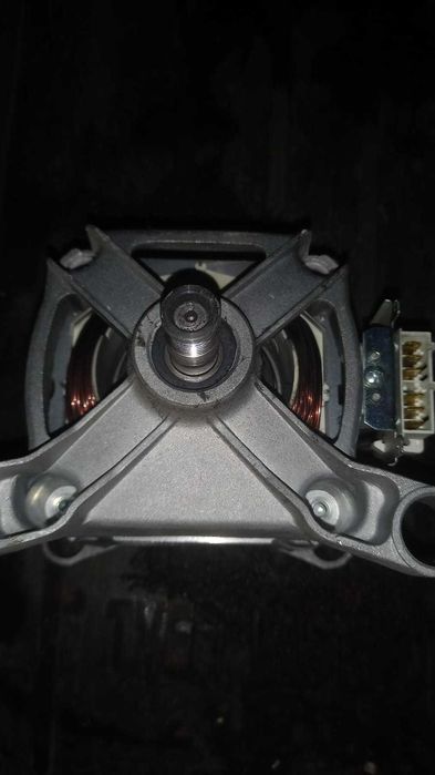 Продам двигатель от стиральной машины