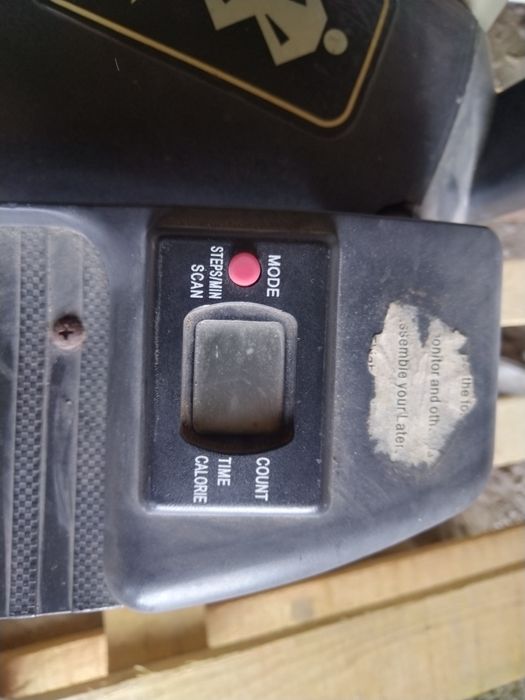 Степер предназначен за комплексна мускулна и кардио тренировка.Отличен