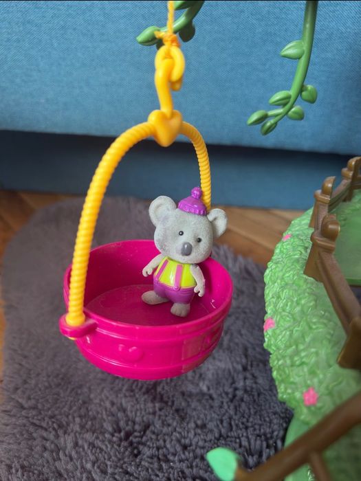 LI'L WOODZEEZ Детска къща на дърво с фигурки Sylvanian Families