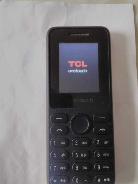 Продавам Мобилен телефон TCL