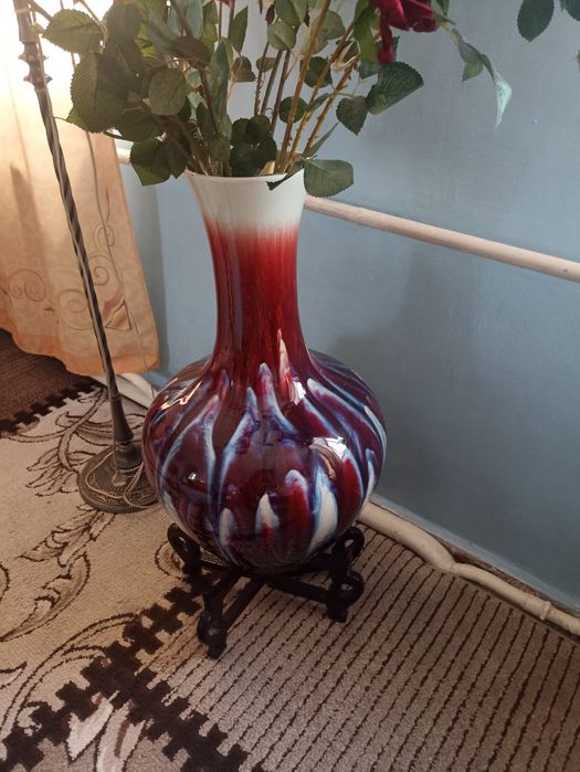 Продам большую керамическую вазу