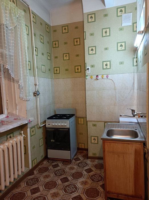 Новомосковская центр города срочно сдам 3 комнатную евроквартиру