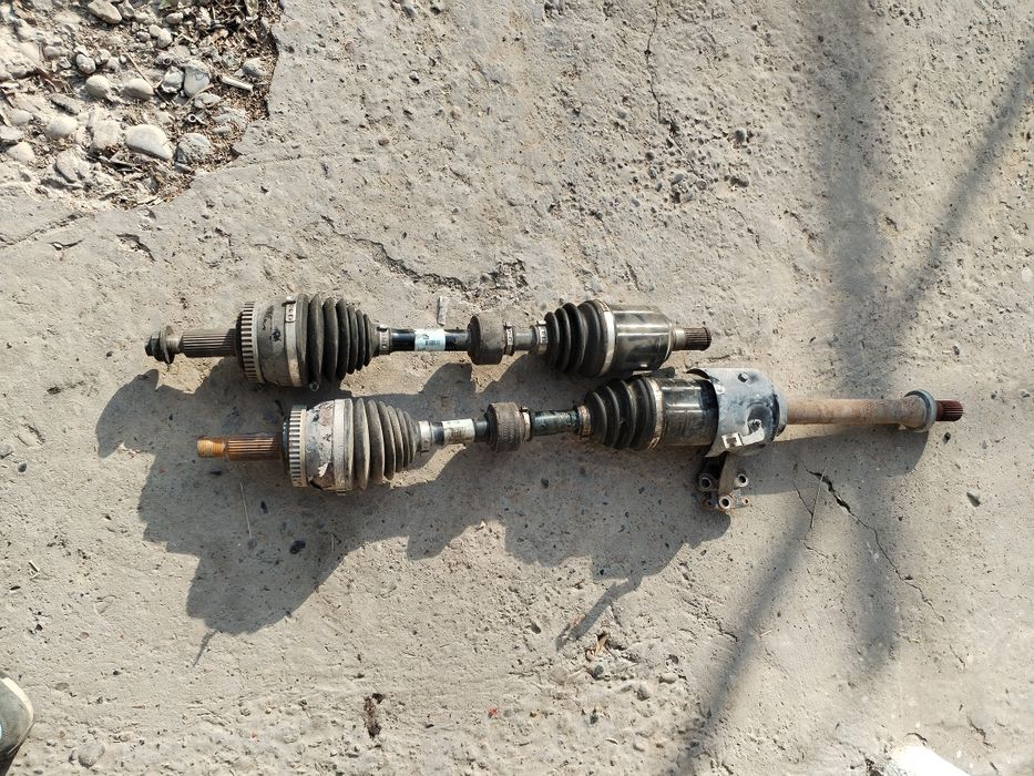 Хундай Градеур граната вал