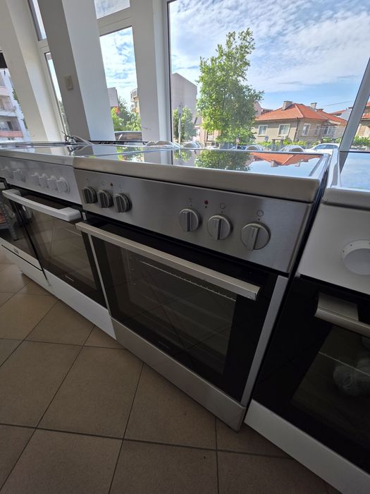 Свободностояща печка с керамични котлони Gorenje