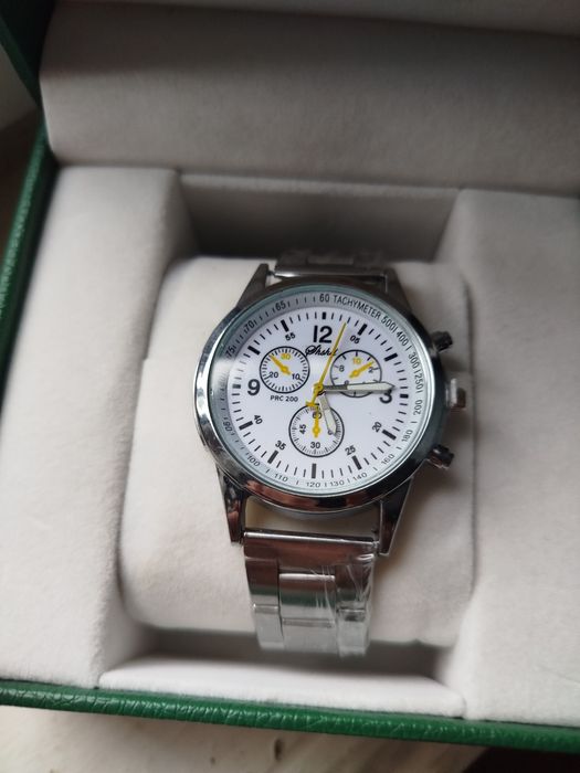 Кварцевые часы торг есть