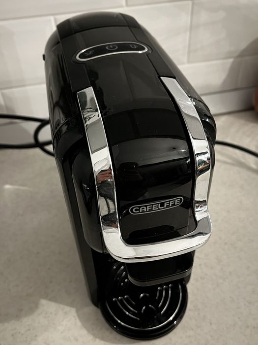 Espressor cu capsule CAFELFFE 4 în 1 – NEGRU