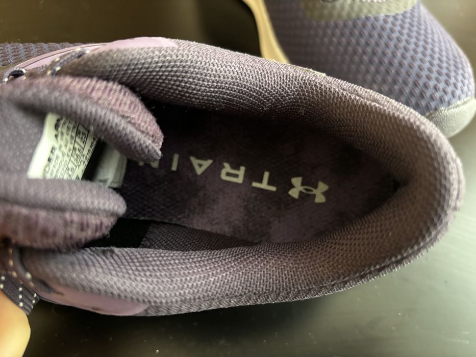 Pantofi sport Under Armour, marime 36,5, noi