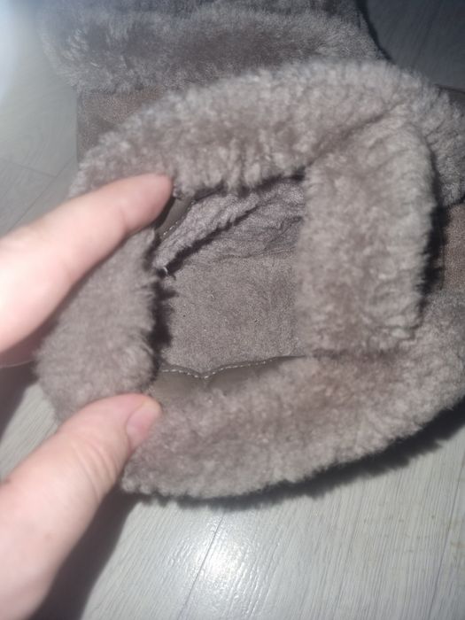 Продаётся женсая зимняя обувь.