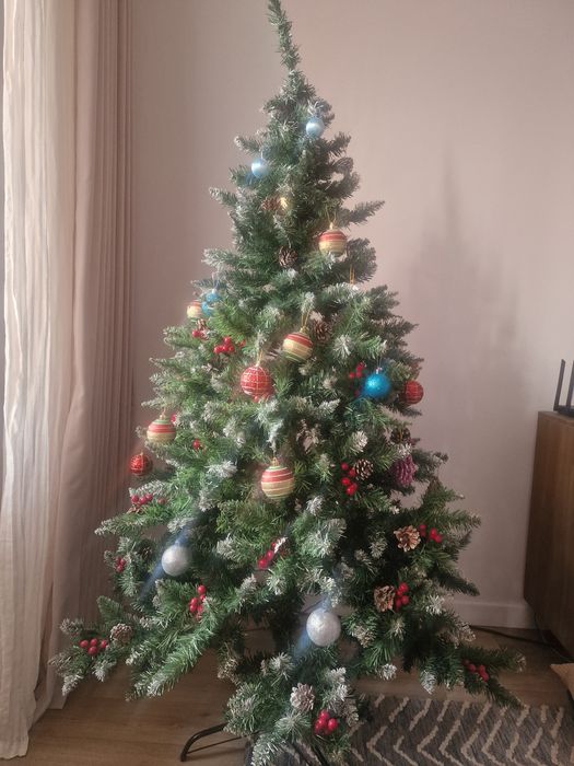 Продаётся ёлка  б/у