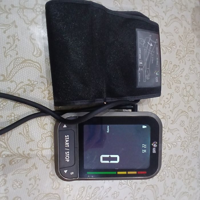 Qon bosim ōlchaydigan elektron apparat