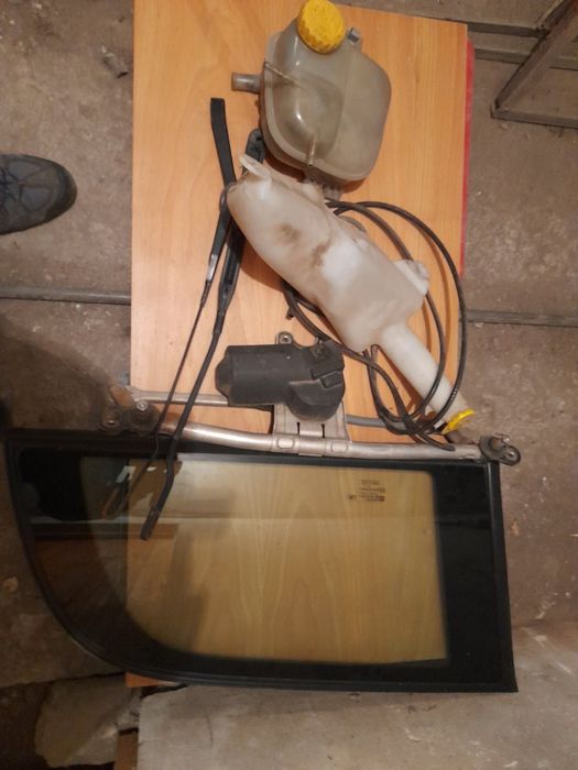 Части от автомобил Форд