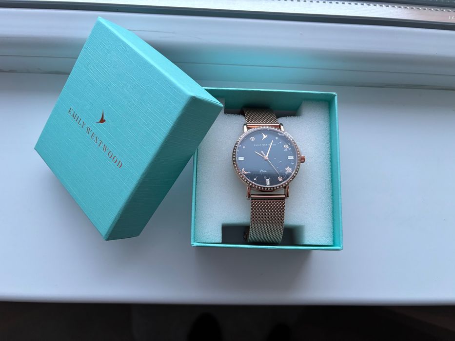 Нов дамски часовник Emily Westwood