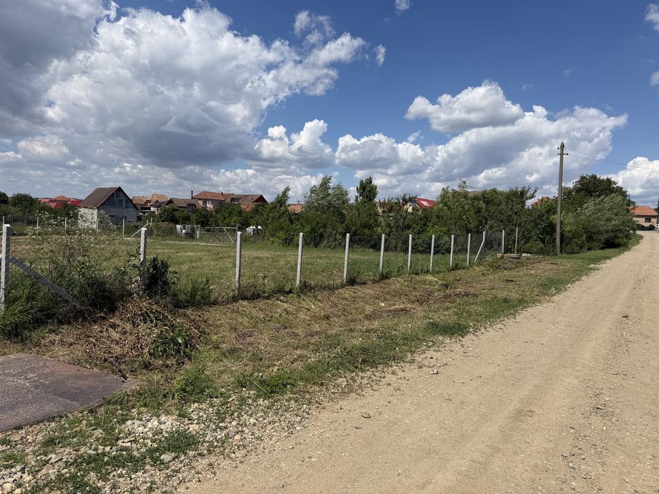 Teren intravilan in Cheriu