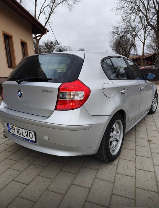 Masina BMW Seria 1.