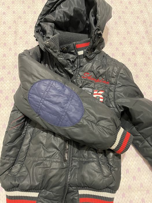 Продам детскую демисезонную куртку