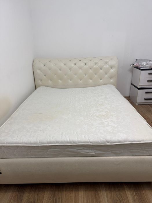 Кровать двухспальная