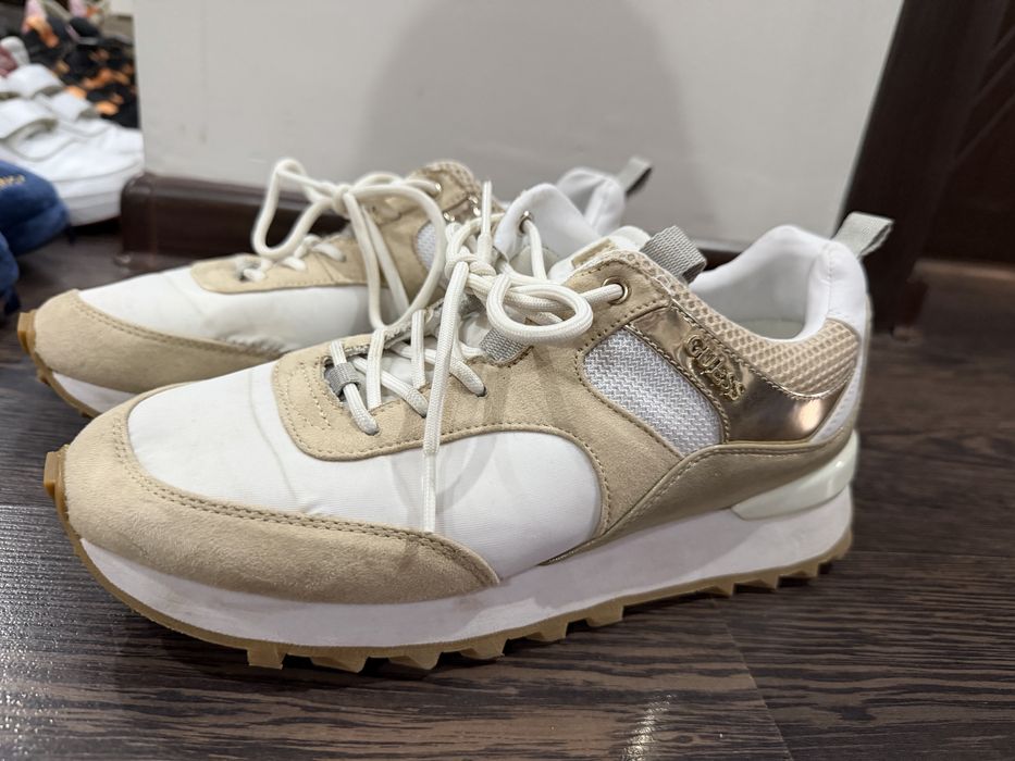 Обувки guess носени броени пъти