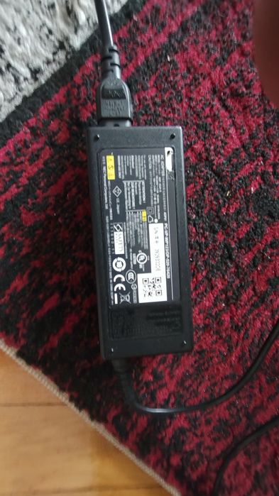 Laptop i3, 15,6", 8 GB RAM, SSD.