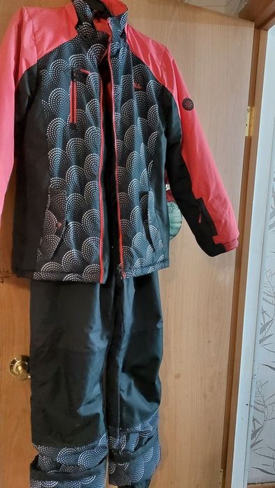 Лыжный костюм комбинезон 158р. 5000т.