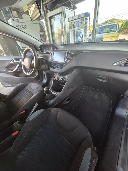 Peugeot 208 2015