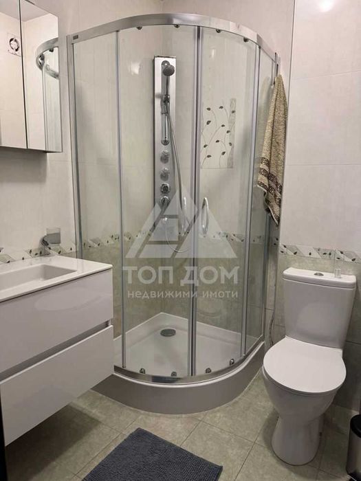 Тристаен ! Гръцка Махала ! Отлично състояние !