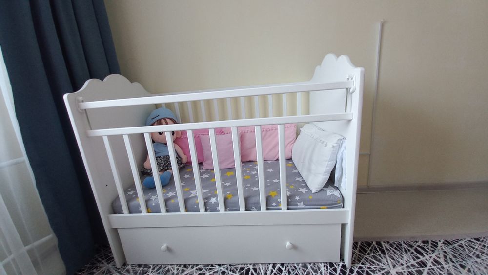 Детская кроватка