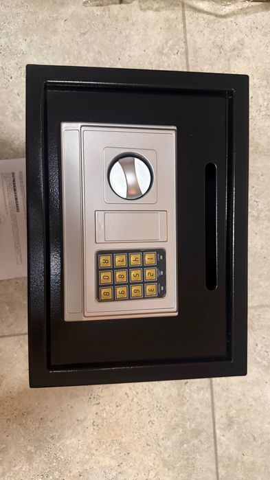 Seif pentru bani și bijuterii