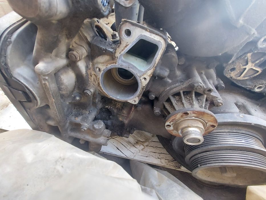 Двигатель  бмв м 54 б 25 ту