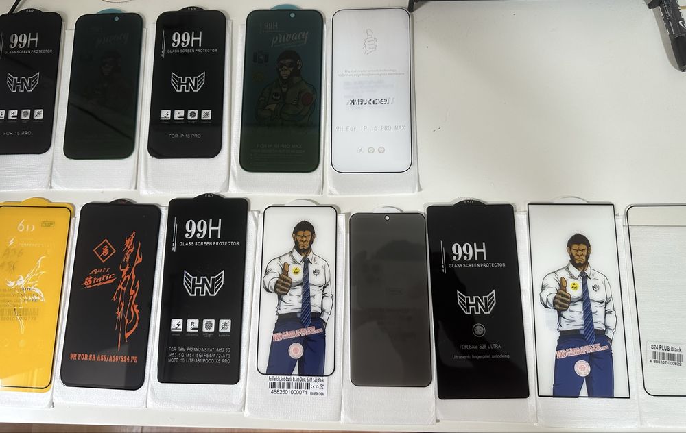 Folii de sticla Iphone si Samsung Montaj La Birou Sau Acasa La Tine