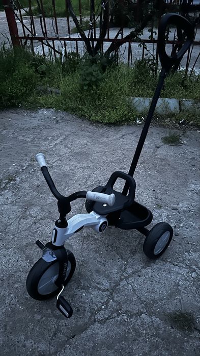 Tricicleta pentru copii
