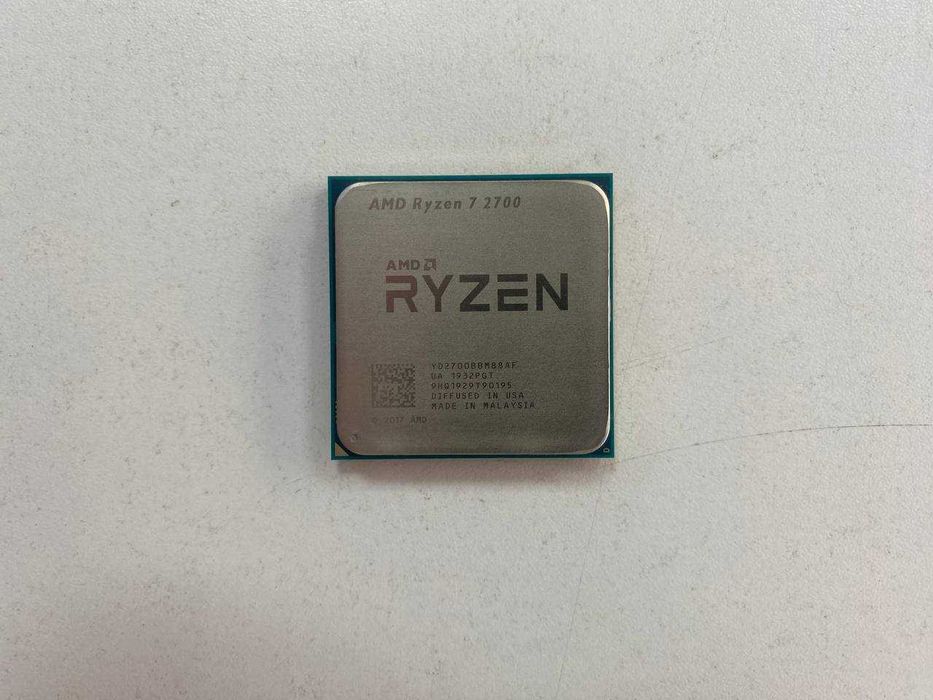 Процессор AMD Ryzen 7 2700, 8 ядер/16 потоков, AM4, отличное состояние