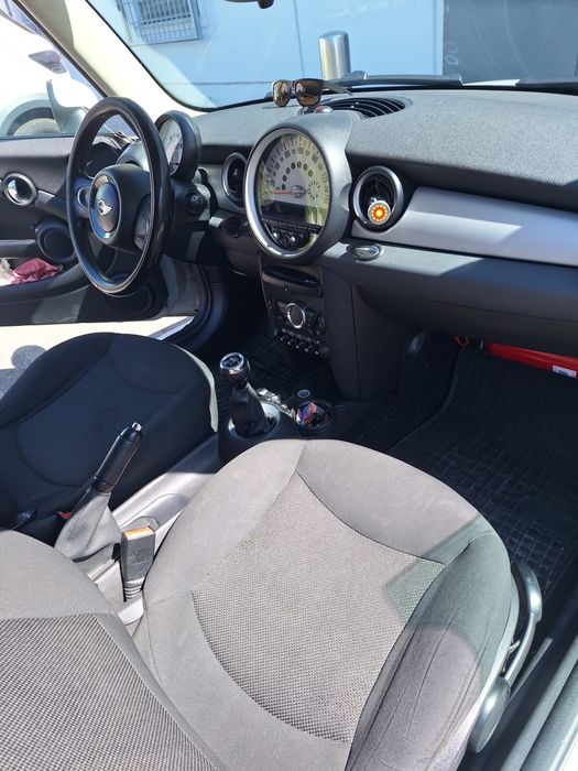 Vând MINI Cooper D 1.6 Diesel (2011) - Euro 5 - 112 CP - Impecabil