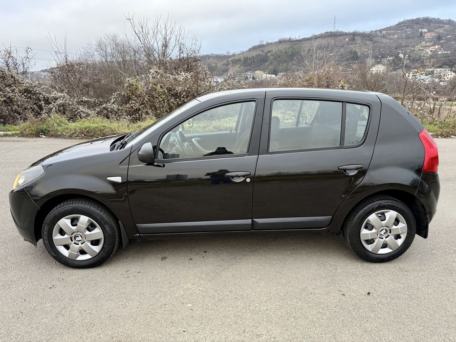 Dacia Sandero an 2012 1,2 benzina (4 cilindri ) 75 Cp Euro 5 Proprieta