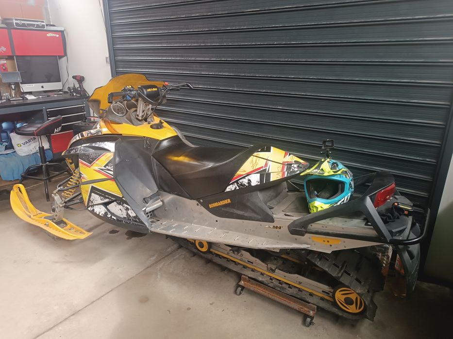 Моторна Шейна Ski-Doo Summit 800