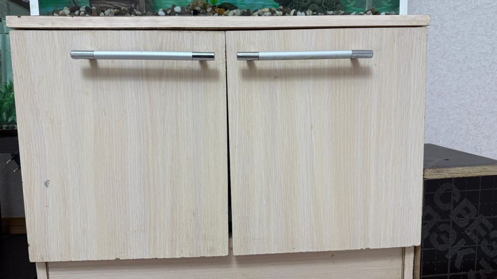 Продается подставка  Аквариум 2штук по 18литор