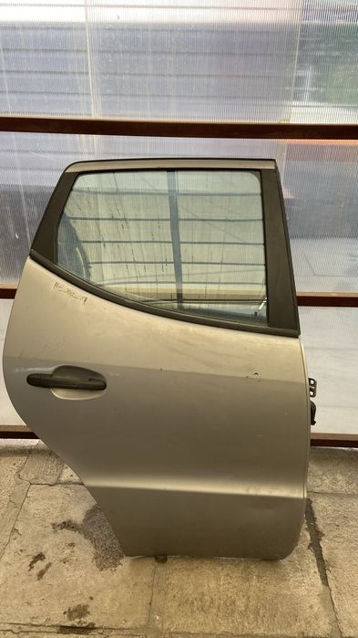 Mercedes 160 покажет дверь