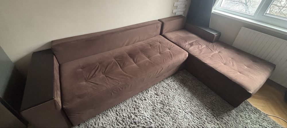 Ъглов диван за всекодневна.