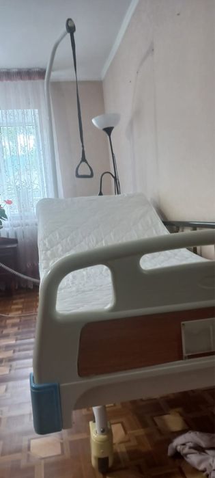 Медецинская кровать